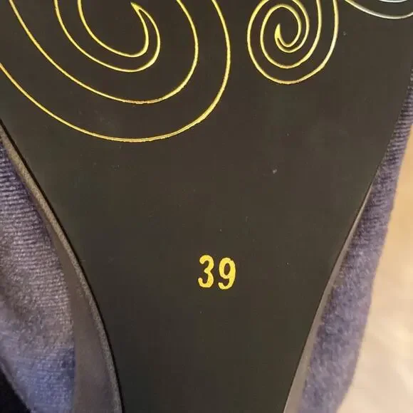 Rungg Gold Bloom handmade in India Velvet embellished shoes size 39/ US 8- 8.5 - Picture 10 of 12